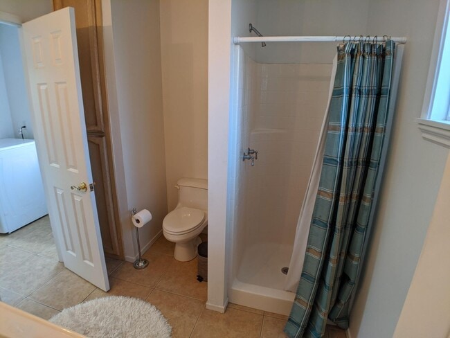 Building Photo - Beautiful 3 Bedroom Home with Pool