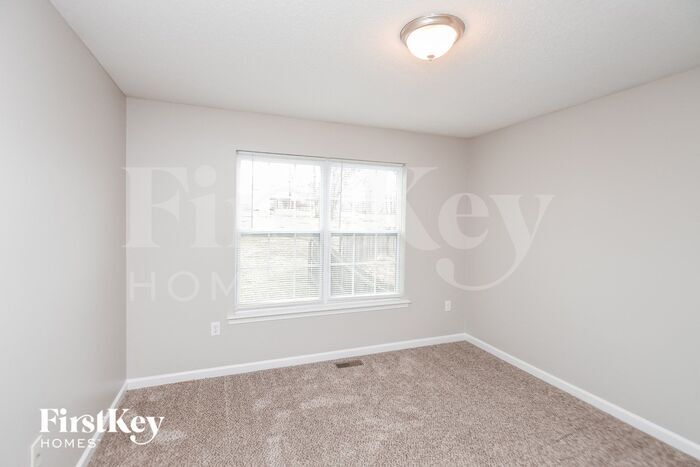 Building Photo - 309 Blue Springs Way