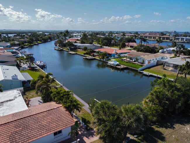 Primary Photo - 107 Jamaica Dr