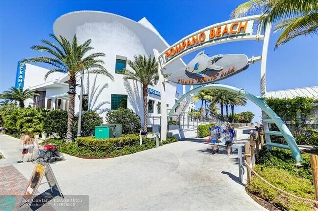 Building Photo - 1012 N Ocean Blvd