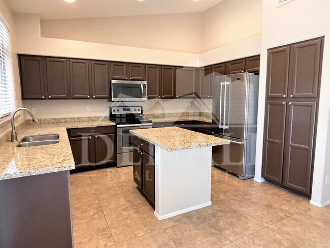 Building Photo - 1121 S Western Skies Dr