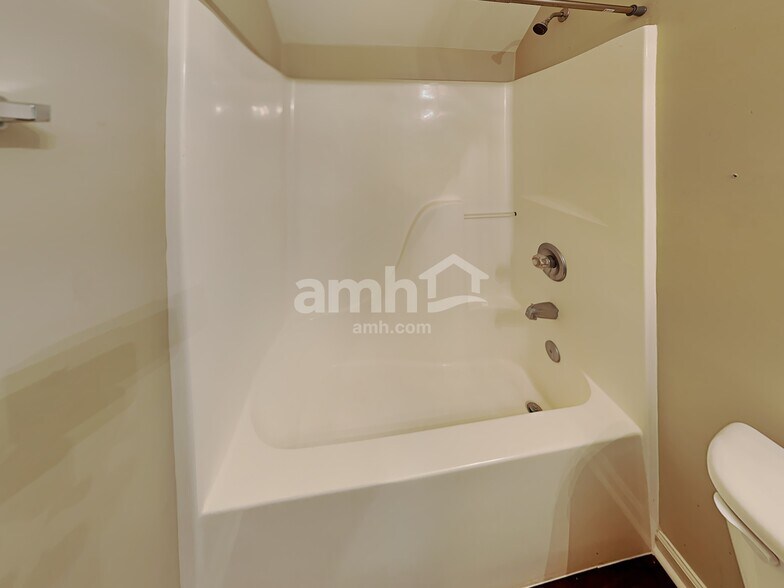 Building Photo - 6017 Spanish Moss Ln