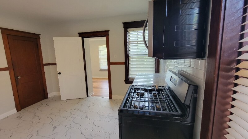 Building Photo - 5537 Holly Hills Ave