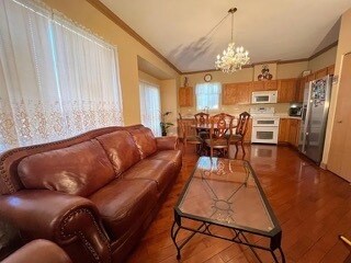 Building Photo - 752 S Parkside Dr