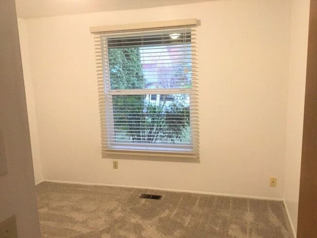 Building Photo - ONE LEVEL LIVING