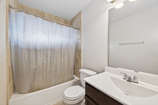 Building Photo - 14206 Singing Oaks Trl