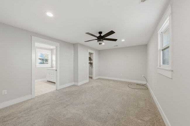 Building Photo - Large Ranch on Cul-de-sac