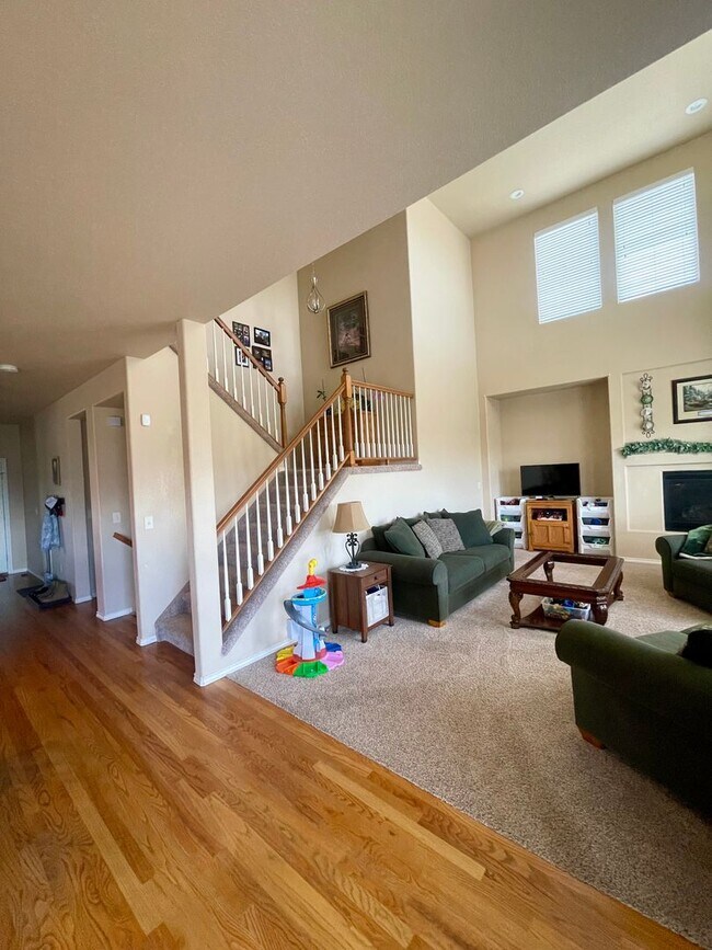 Building Photo - Gorgeous 5 Bedroom Cordera Home