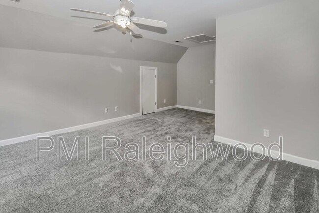 Building Photo - 301 Perry Creek Dr