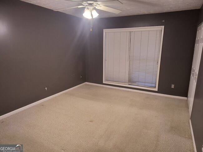 Building Photo - 105 Governors Dr