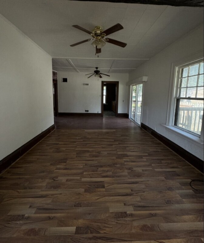 Building Photo - 408 E 4th St