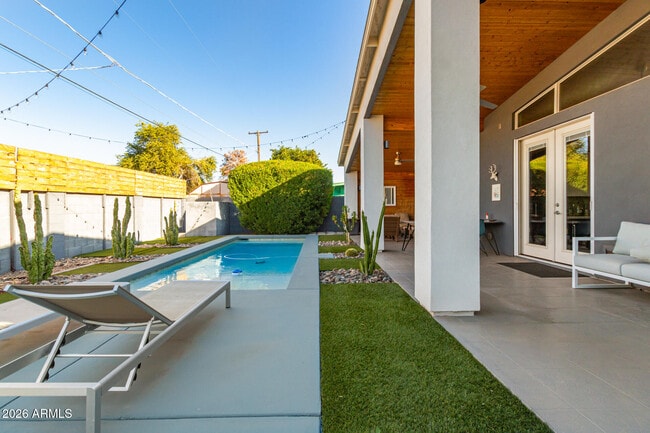 Building Photo - 8302 E Heatherbrae Ave