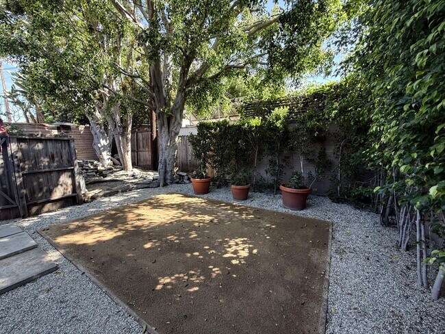 Building Photo - 8714 Rangely Ave