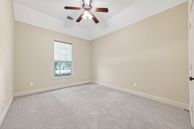 Building Photo - 17311 Quiet Shores Dr