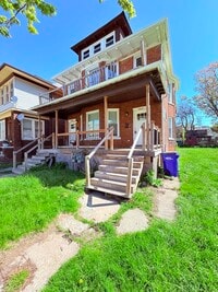 Building Photo - 3 Bed, 1 Bath Home with Modern Amenities / Vouchers Accepted / Available Now!