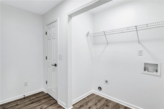 Building Photo - 6234 Culver Dr