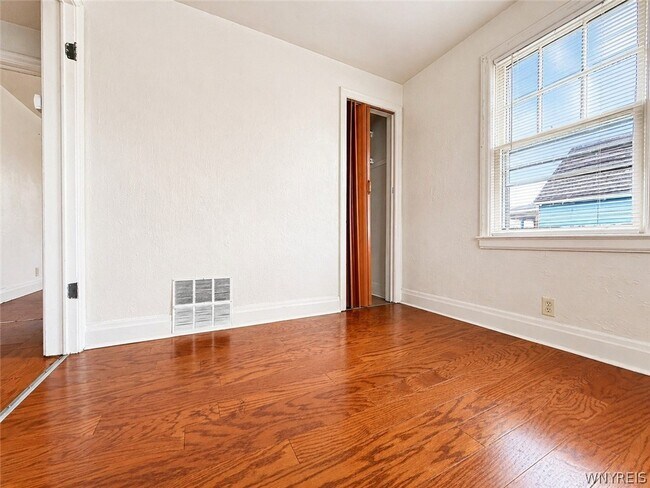 Building Photo - 3225 Belden Pl