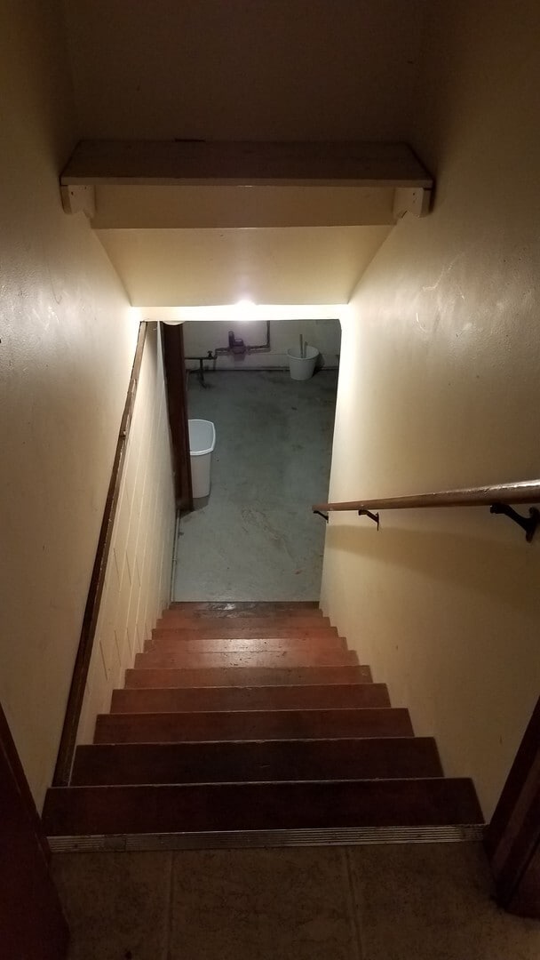 Building Photo - 2 Bedroom Duplex