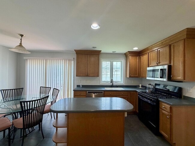 Building Photo - 8 Normandy Way