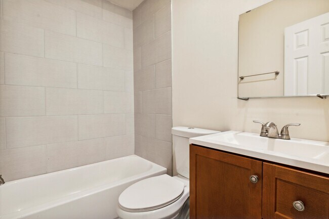 Building Photo - 1714 Fontain St