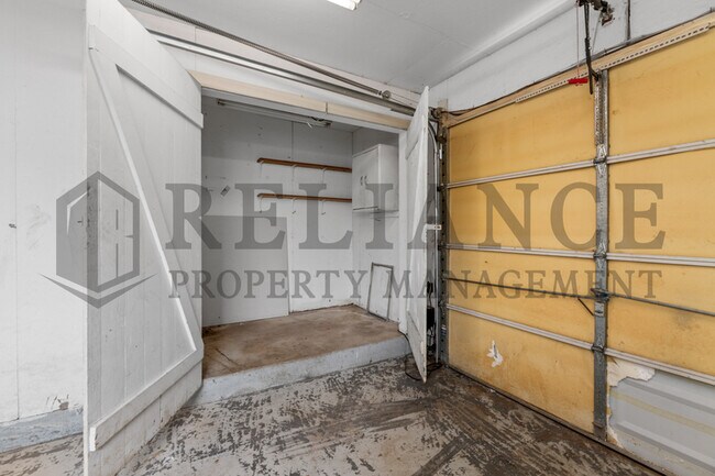 Building Photo - 3240 S Custer Ave