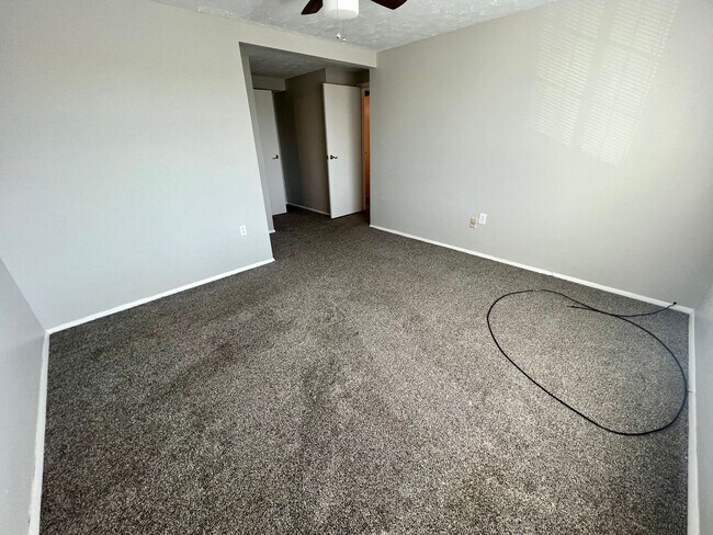 Building Photo - Stunning Condo Unit - 2 Bedroom with Balcony - Hopewell Township