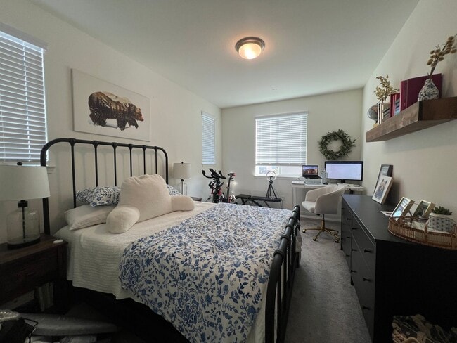 Building Photo - Beautiful Rockcress Home Near Dining, Shopping, And More!