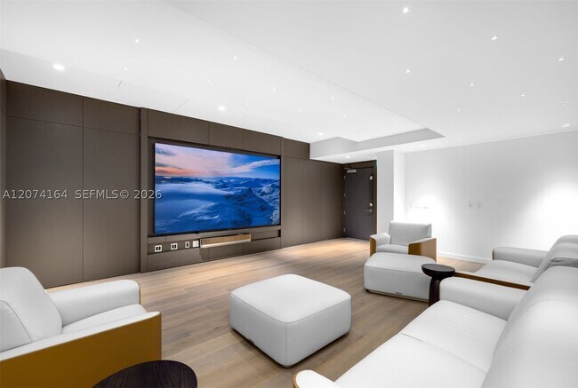 Building Photo - 300 S Biscayne Blvd