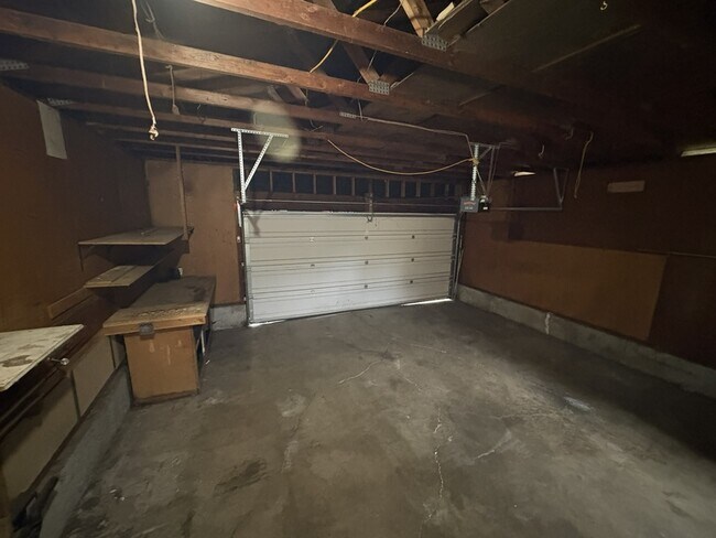 Building Photo - 231 Hawthorne St