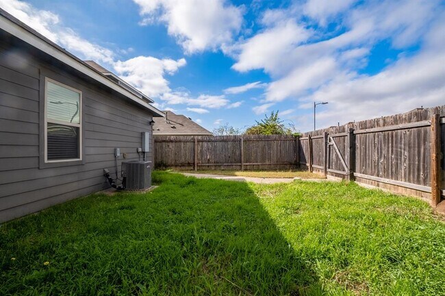 Building Photo - 4614 Esper Ln