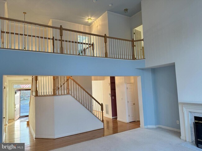Building Photo - A rare opportunity to experience spacious, sophisticated living in a premier location.