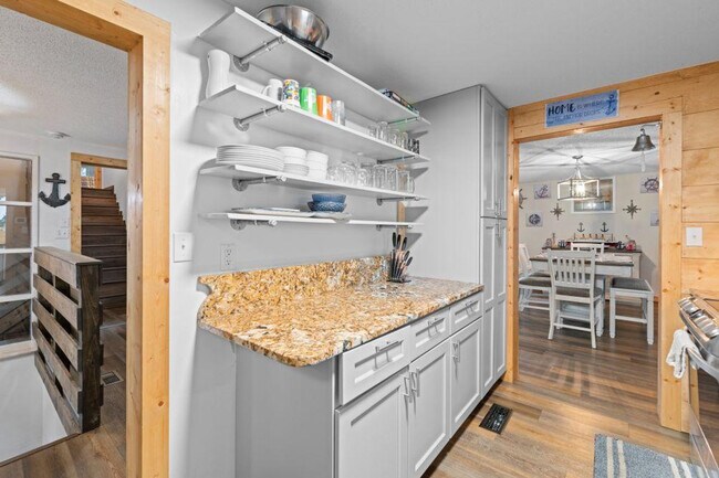 Building Photo - 2140 Battle Hill Rd