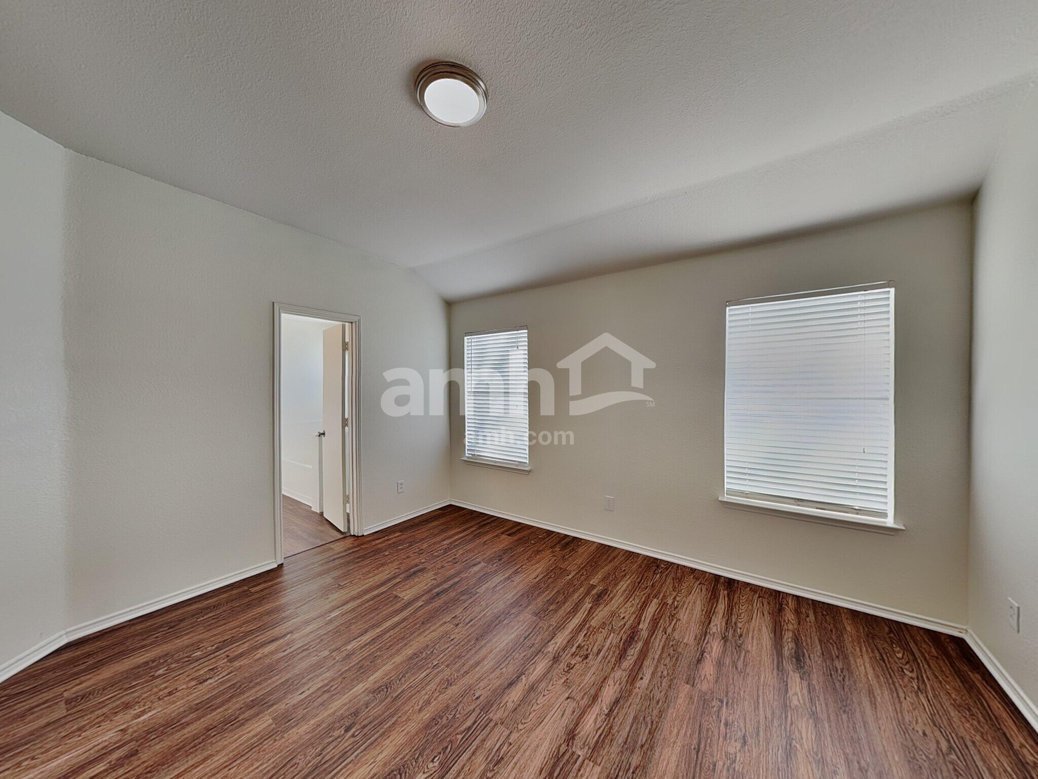 Building Photo - 1009 Whistle Stop Dr