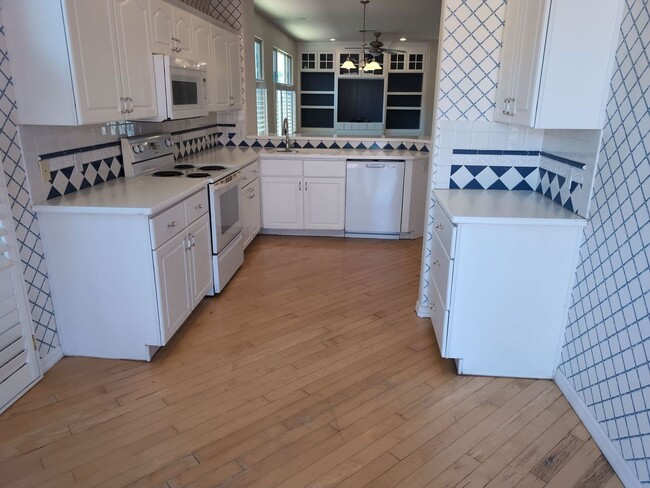 Building Photo - 2132 N Canyon Greens Cir