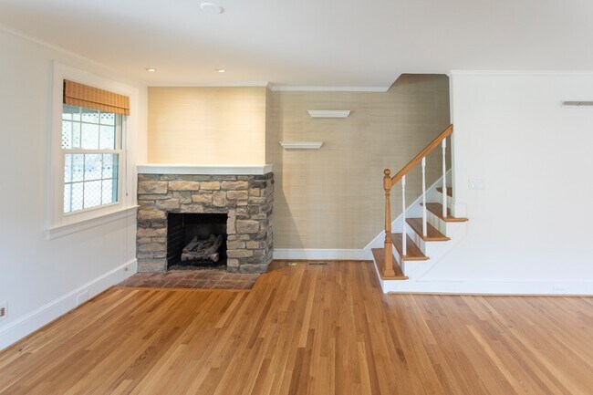 Building Photo - 444 Saint Davids Ave