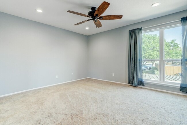 Building Photo - 5005 Georgi Ln