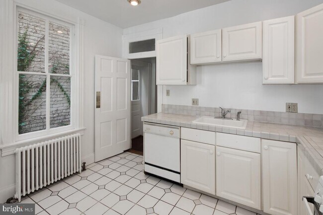 Building Photo - 1322 35th St NW