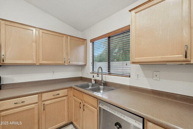 Building Photo - 5307 W Morten Ave