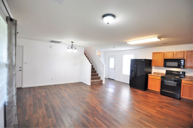 Building Photo - 29934 Glenrose Way