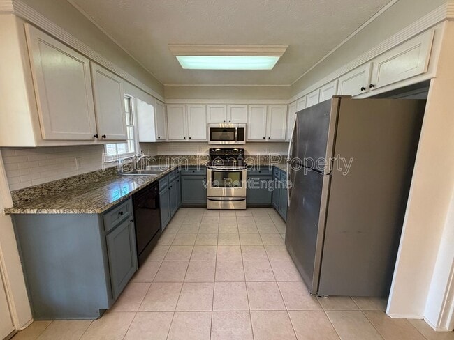 Building Photo - 2396 Hidden Ln