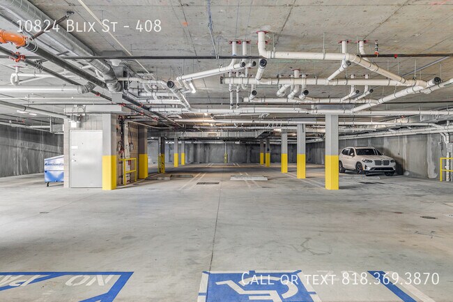 Building Photo - 10824 Blix St