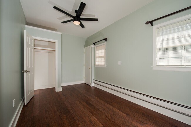 Building Photo - 1439 NY-9P
