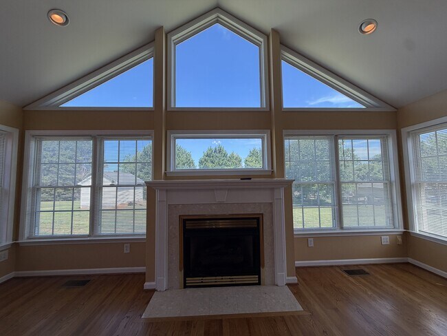Building Photo - 236 Meadow Oaks Dr