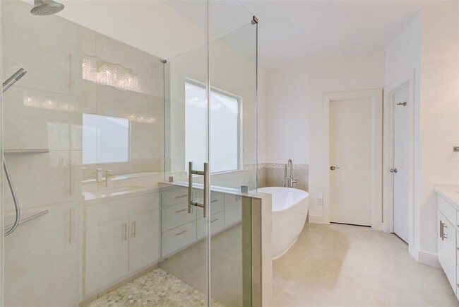 Building Photo - 9707 Riddlewood Ln