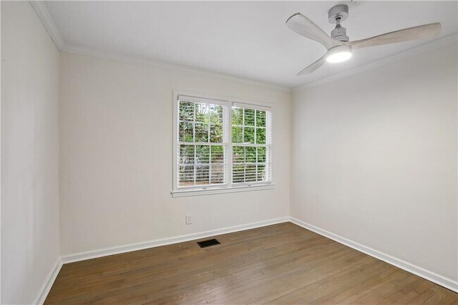 Building Photo - 1649 Beecher St SW