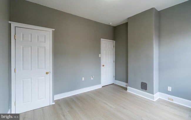 Building Photo - 1905 Waterloo St