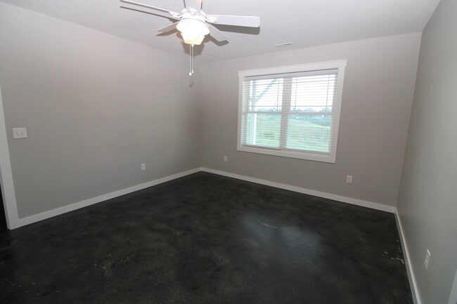 Building Photo - 1355 Bear Creek Rd