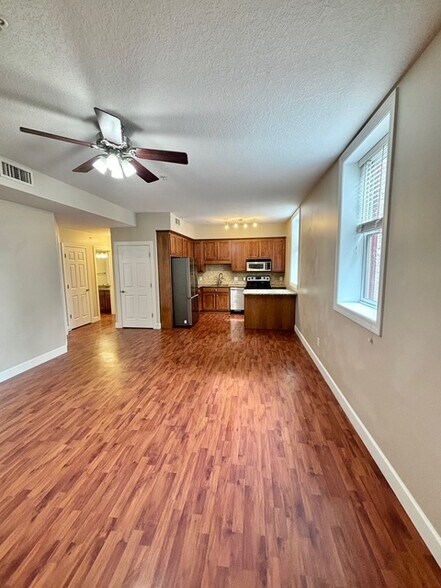 Open Floor - 135 E Prairie Ave