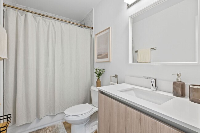 Building Photo - 1542