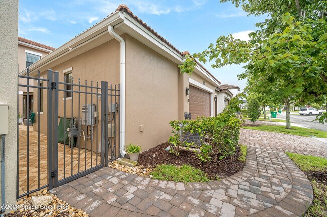 Building Photo - 8870 Napolo Dr